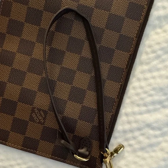 Louis Vuitton wristlet pochette - Picture 5 of 9